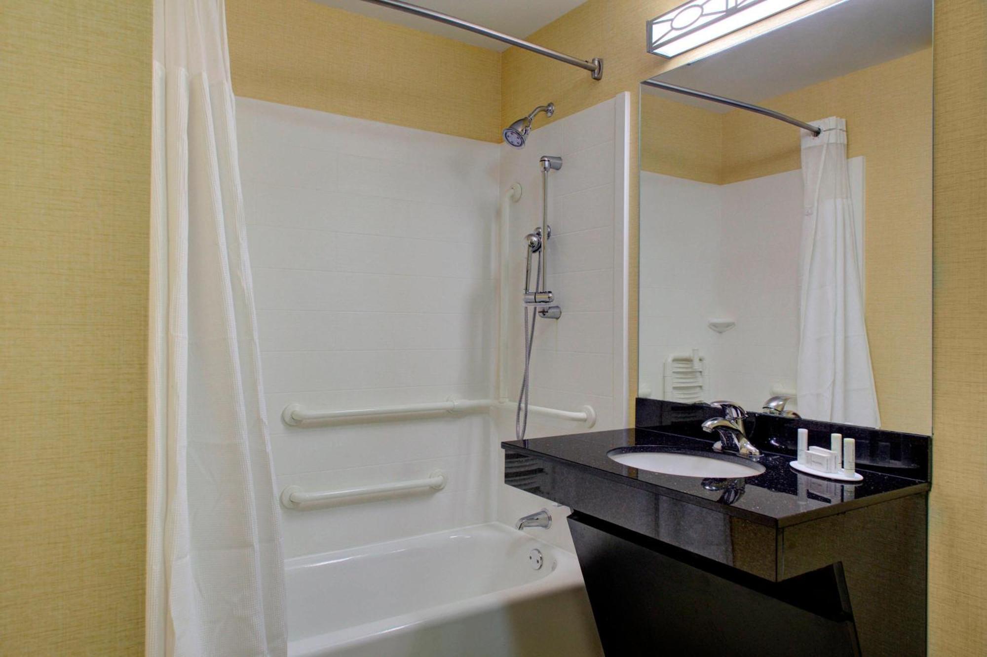 Fairfield Inn And Suites By Marriott Montgomery Eastchase Exteriör bild